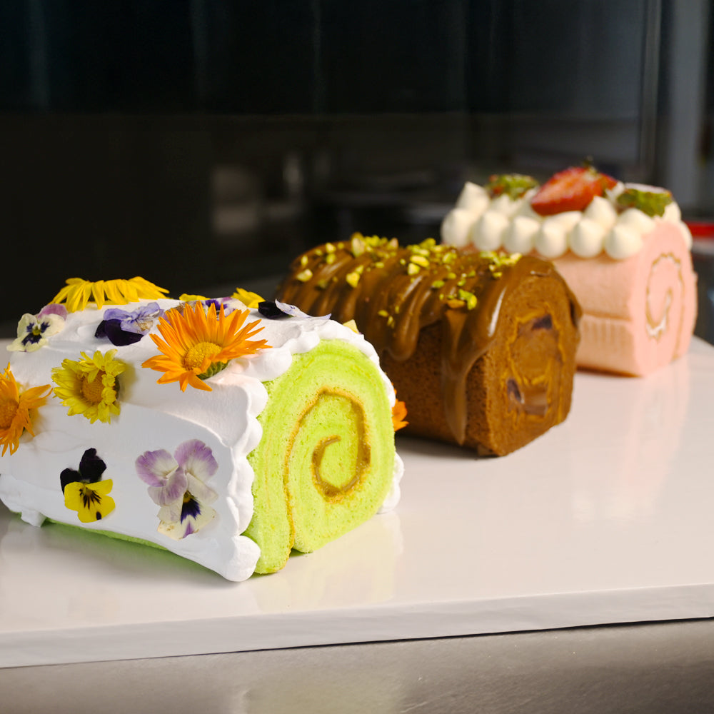 From Simple to Stunning: Turn Your Mak'Cik® Japanese Roll Cake into a Party Showstopper