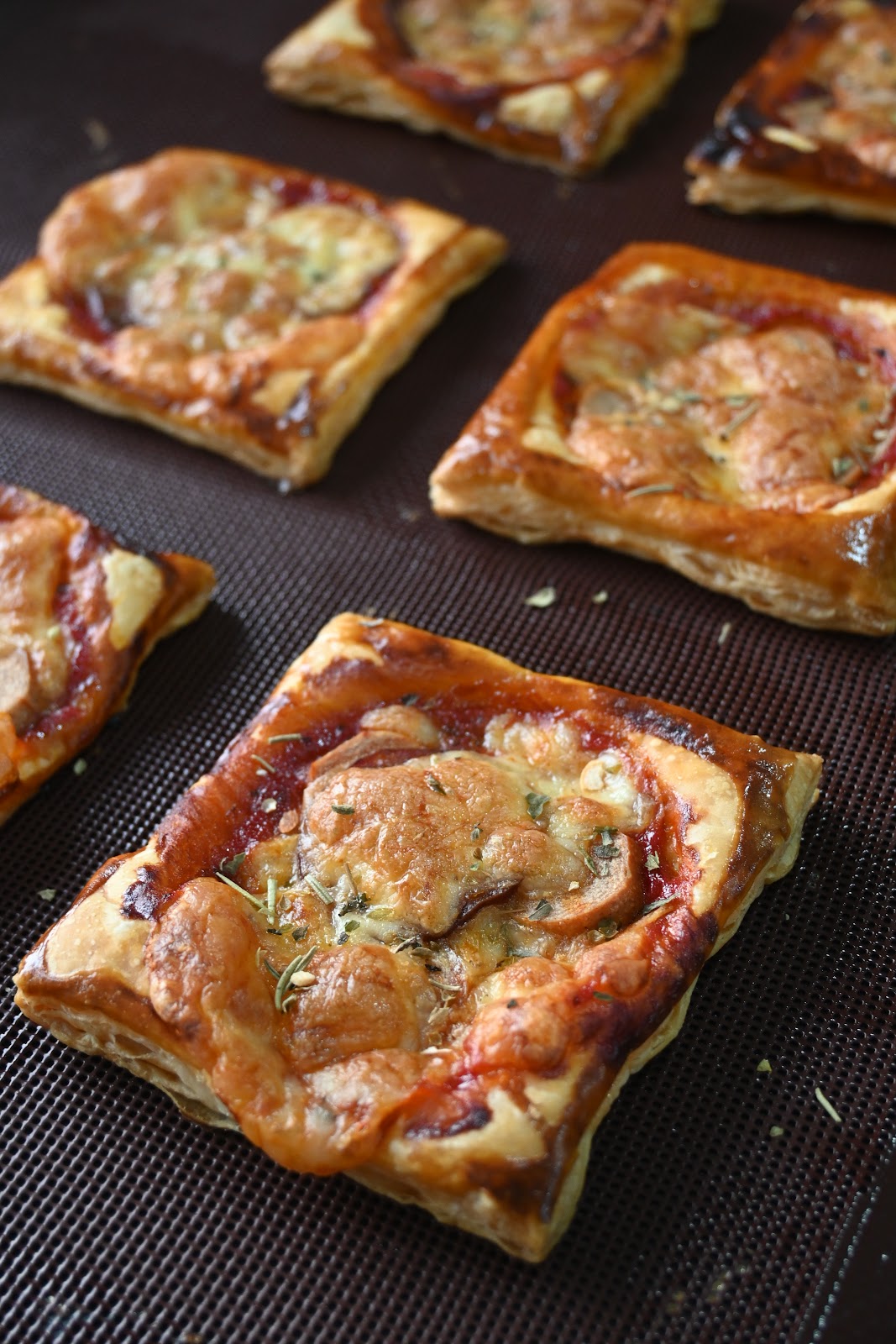 15-Minute School Snack: The Simplest Puff Pastry Pizza Recipe for Busy Parents